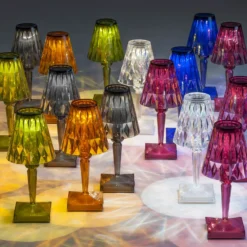 Lámpara de mesa LED recargable Kartell Battery, 30 cm, gris ahumado, IP54