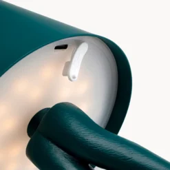 Lámpara de mesa LED recargable KARE Animal Rabbit, color petróleo, IP54, 29 cm