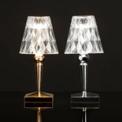 Lámpara de mesa LED recargable Kartell Battery, 26 cm, color dorado, IP54