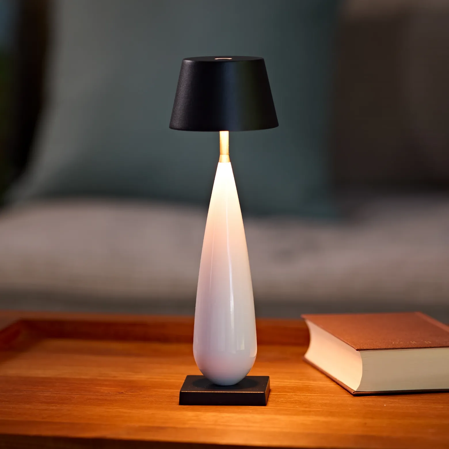lámpara de mesa LED recargable Thala, blanco/negro, IP65, 24 cm