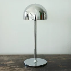 lámpara de mesa LED recargable Tim, color cromado, altura 30 cm, IP54