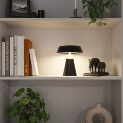 Lámpara de mesa LED recargable Paulmann Lirox, negra/beige, 20 cm, IP44