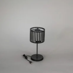 Lámpara de mesa LED recargable Bottle, negra, aluminio, IP54, atenuador,