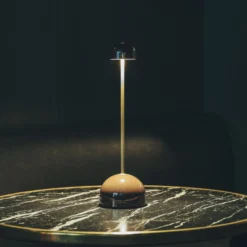 Lámpara de mesa LED recargable MARSET Sips, marrón/dorado, 31 cm, acero