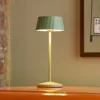 Lámpara de mesa LED recargable Facetta, verde, altura 22 cm, metal, CCT