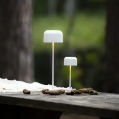 Lámpara de mesa LED recargable Lille, altura 36 cm, blanca, IP54, USB