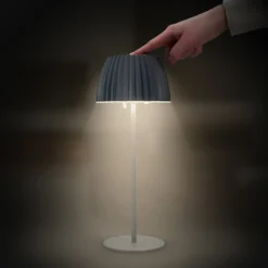 Lámpara de mesa LED recargable Brilo unplugged Riffle, 36 cm, antracita