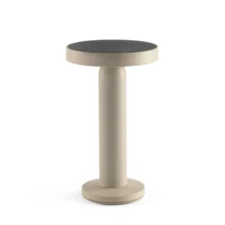 Lámpara de mesa LED solar Cairo, beige, plástico, IP44, 21 cm