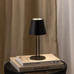 Lámpara de mesa Lindby LED recargable Janea TWIN, negra, metal