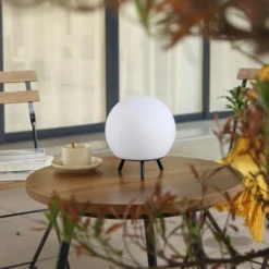 Lámpara de mesa Lindby LED recargable Aurilia, blanco/negro, hierro, IP44