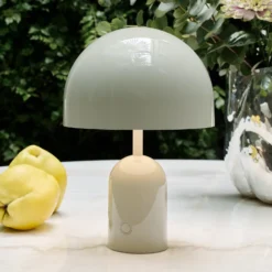 Lámpara de mesa recargable BELL PORTABLE de Tom Dixon, gris claro, 28 cm, IP44