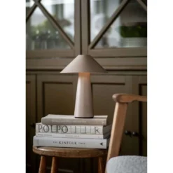 Lámpara de mesa recargable Cannes de Globen Lighting, blanca, 26 cm, IP44