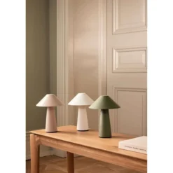 Lámpara de mesa recargable Cannes de Globen Lighting, blanca, 26 cm, IP44