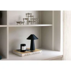Lámpara de mesa recargable Cannes de Globen Lighting, negra, 26 cm, IP44
