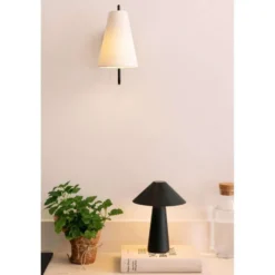 Lámpara de mesa recargable Cannes de Globen Lighting, negra, 26 cm, IP44