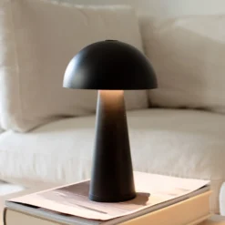 Lámpara de mesa recargable Fungi para exterior, negra