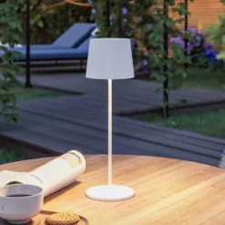 Lámpara de mesa recargable LED Gilo de Paulmann, blanca, plástico, IP44