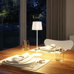 Lámpara de mesa recargable LED Gilo de Paulmann, blanca, plástico, IP44