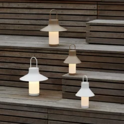 Lámpara de mesa recargable LED LOOM DESIGN Shadow Small, blanca, IP65
