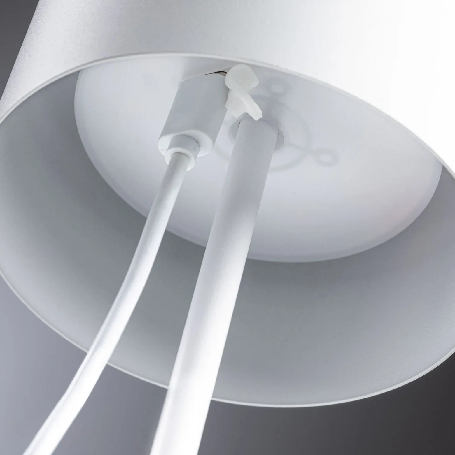 Lámpara de mesa recargable LED Tuni de Paulmann, blanca, plástico, IP44