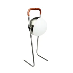 Lámpara de mesa recargable LED Mova de Dyberg Larsen, marrón, IP44