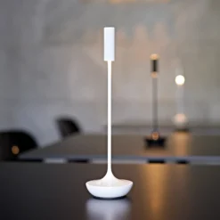Lámpara de mesa recargable Nucandle LED, blanca, IP54, atenuable