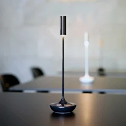 Lámpara de mesa recargable Nucandle LED, negra, IP54, atenuable