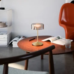 Lámpara de mesa recargable Numotion LED, dorada, cristal, IP54, atenuable