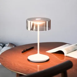 Lámpara de mesa recargable Numotion LED, blanca, cristal, IP54, atenuable