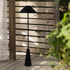 Lámpara de pie exterior recargable Cannes de Globen Lighting, negra, IP54