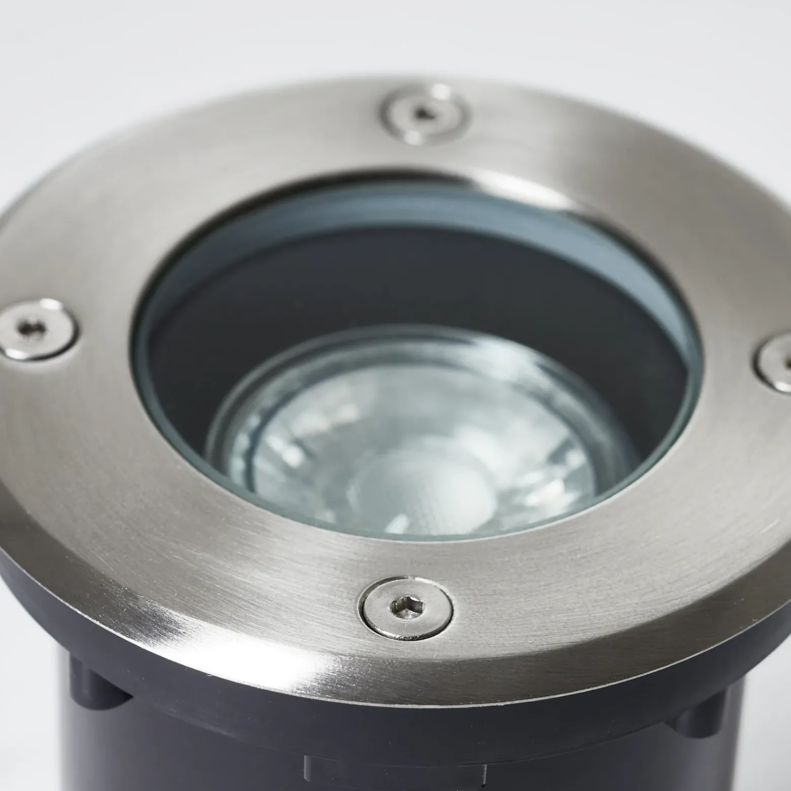 Lámpara de suelo empotrable Itch, Ø 11 cm, acero inoxidable, metal