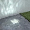 Lámpara de suelo empotrable LED Walkover, IP68 8x8cm