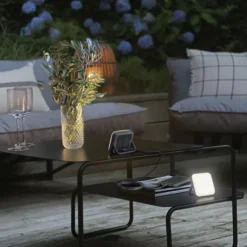 Lámpara exterior LED OSRAM NIGHTLUX SOLAR gris atenuable Puerto USB
