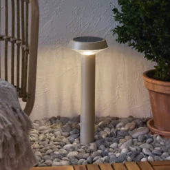 Lámpara LED con pica para el suelo «Casa», color beige, altura 45 cm