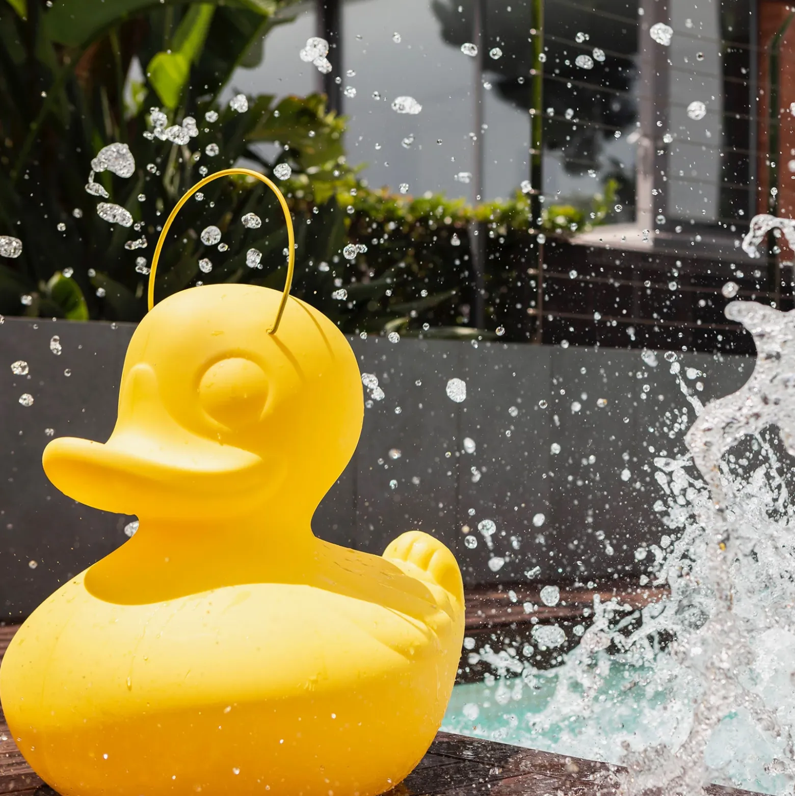 Lámpara LED de diseño DUCK-DUCK XL para exteriores en color amarillo