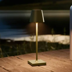 Lámpara LED de mesa con batería Nuindie pocket, verde abeto, IP54, atenuable