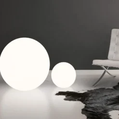 Lámpara LED de suelo Oh!, Ø 55 cm, E27, policarbonato, blanco