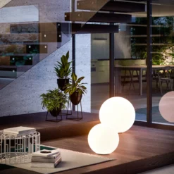 Lámpara LED de suelo Oh!, Ø 38 cm, E27, policarbonato, blanco
