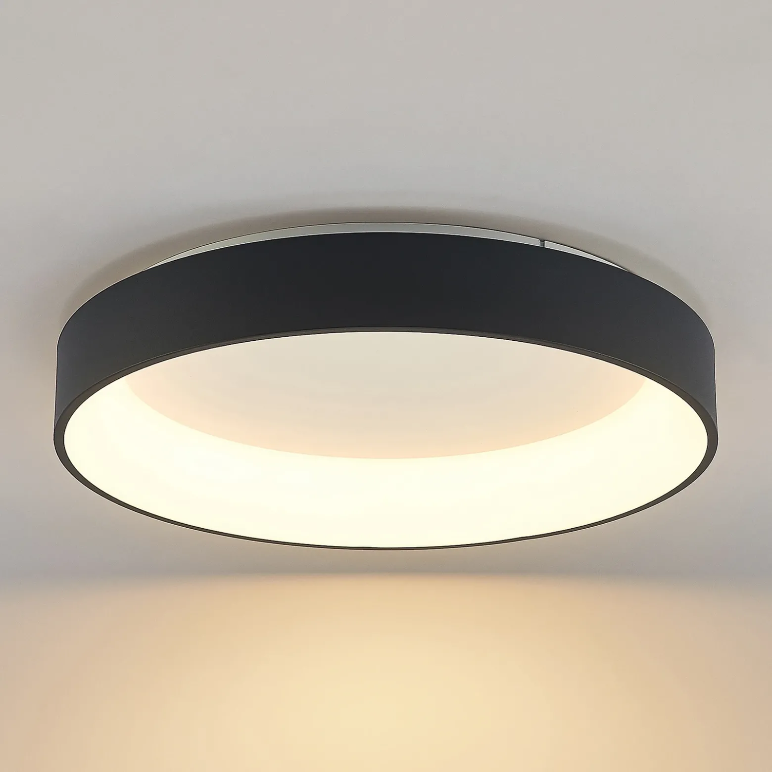 Lámpara LED de techo Arcchio Aleksi, Ø 60 cm, negra, metal, CCT