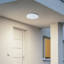 Lámpara LED de techo para exterior Lindby Kirkola, 3000 K, Ø 34 cm, blanca