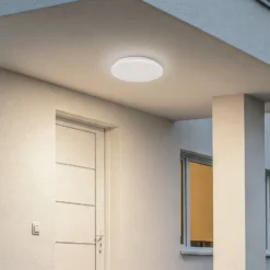 Lámpara LED de techo para exterior Lindby Kirkola, 4000 K, Ø 34 cm, blanca