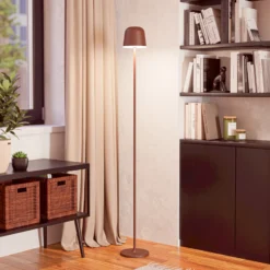 Lámpara LED de terraza con batería Mannera-L, color óxido, altura 140 cm