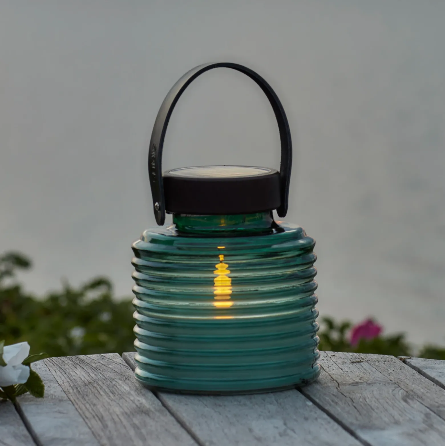 Lámpara LED solar Aston Jar, altura 16 cm, verde/marrón, IP44