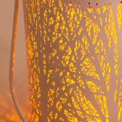 Lámpara LED solar 5266523 con diseño forestal