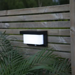 Lámpara LED solar de pared Valla con detector de movimiento