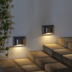 Lámpara LED solar de pared Wally, plateada, juego de 2 unidades
