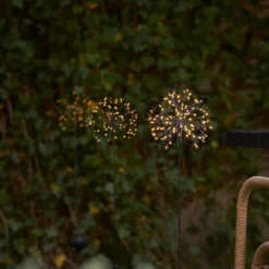 Lámpara LED solar Firework pica de tierra, 85 cm