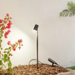 Lámpara LED solar Lindby Myric, negra, aluminio, 3000 K