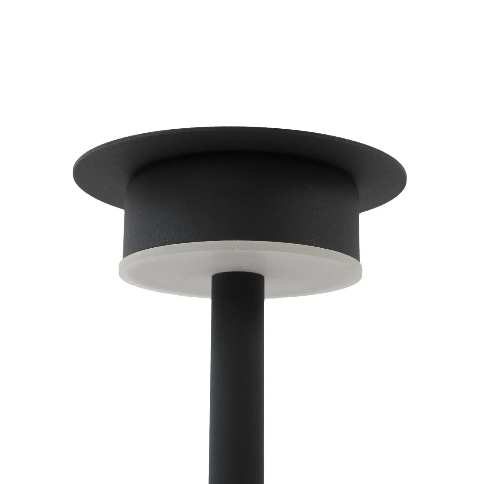 Lámpara LED solar Lyris de Lindby, negra, aluminio, 3000 K