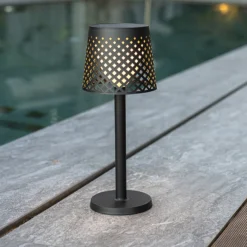 Lámpara LED solar Newgarden Greta, negra